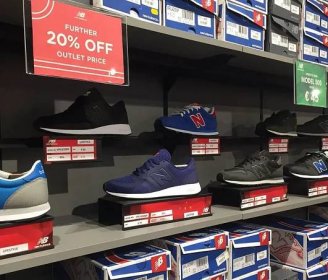 Discount for New Balance sneakers at Designer Outlet Parndorf