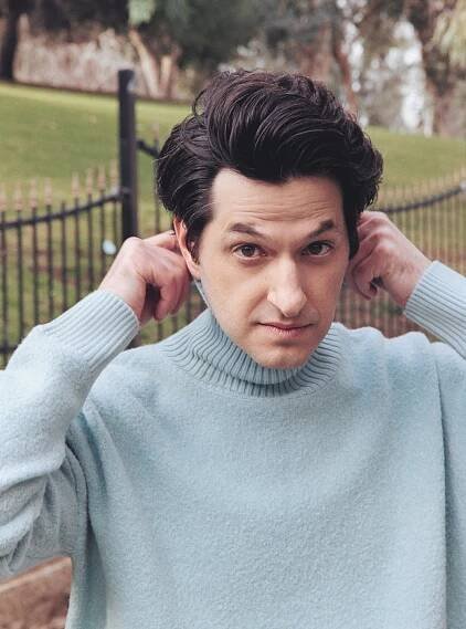 Into Ben Schwartz's Comfortable Vintage Fashion – King Tutorials