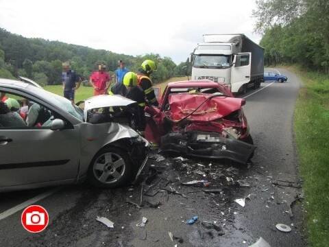 Nehoda dvou vozidel u obce Hvozdná si vyžádala pět zranění - ZLIN.CZ