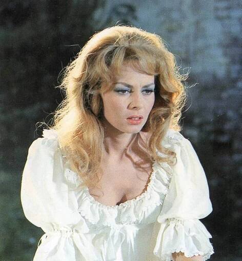Michèle Mercier in Angelika a král (1966)