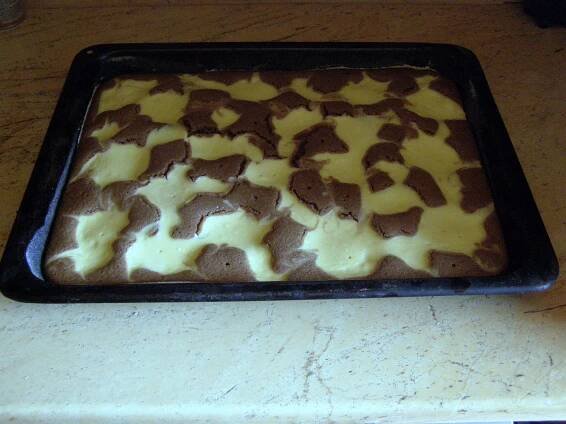 Strakatá buchta (hrníčkový recept) - fotografie 2 - TopRecepty.cz
