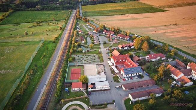 Kemp a penzion Slovácký dvůr, Ostrožská Nová Ves