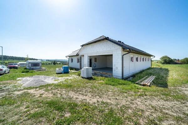 Prodej rodinného domu 156 m², pozemek 1302 m², Milínov - Prodej nemovitosti Plzeň - Lenka Baráková
