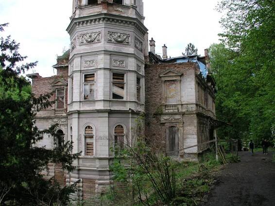 Kolem zchátralé Mattoniho vily v Kyselce vyroste lešení a... | Karlovy Vary