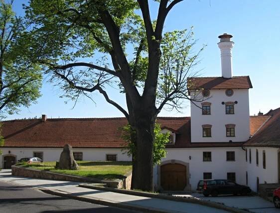 Bývalý pivovar a lihovar - Dačice | Databáze domů s historií