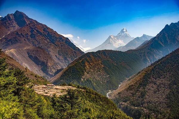 Trekking from Namche to Tengboche