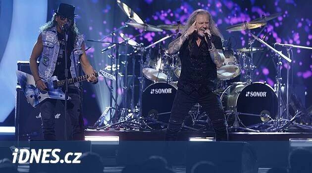 Koncert Kabátů hrozí dopravním kolapsem. Přijeďte v předstihu, varují strážníci - iDNES.cz