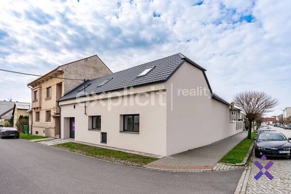 Prodej rodinného domu, 210 m2, pozemek 414 m2 - Tlumačov, okres Zlín | Explicit Reality