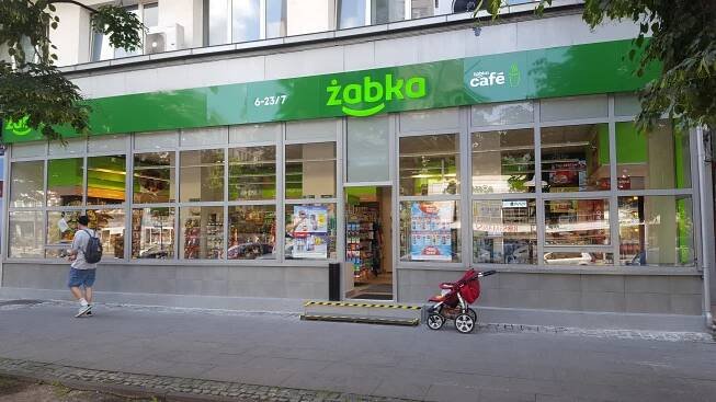 Polský provozovatel obchodů Žabka stanovil cenu pro své IPO