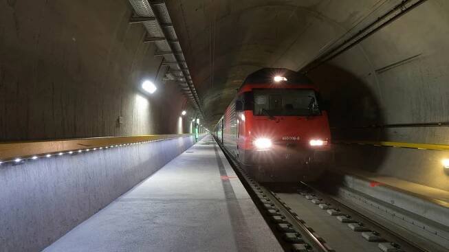 Projeďte se nejdelším železničním tunelem na světě. Je ve Švýcarsku - Médium.cz