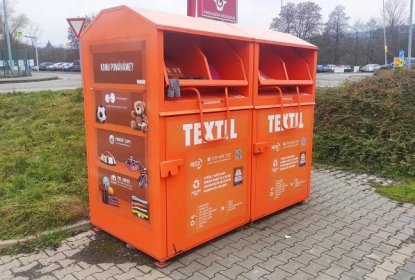 Přeplněný kontejner s textilem nahlaste přímo jeho majiteli - Zprávy z Mníšku