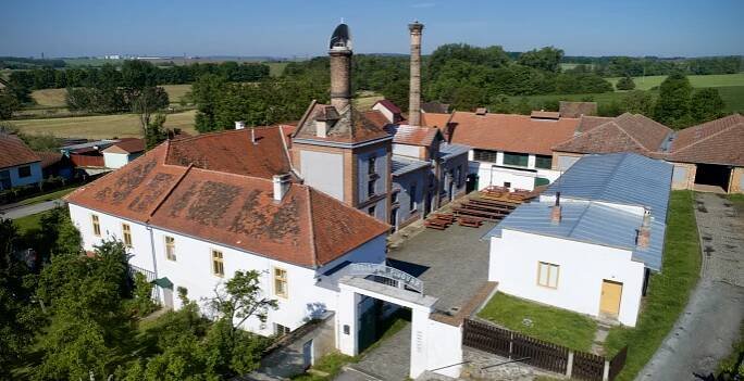 KONTAKTY — Restaurant Dalešického pivovaru U BAUMANNŮ