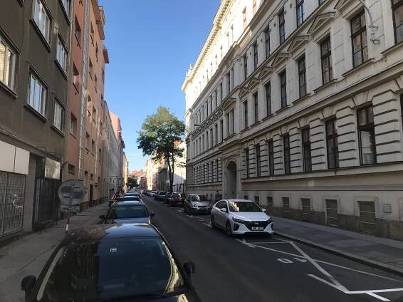 Právě na Příční ulici má podle Strategie #brno2050 začínat budoucí Brněnská třída.