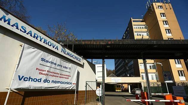 Nemocnice se plní. Pacienti na rakovnické interně obsadili i přistýlky
