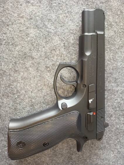 Prodám novou CZ 75 