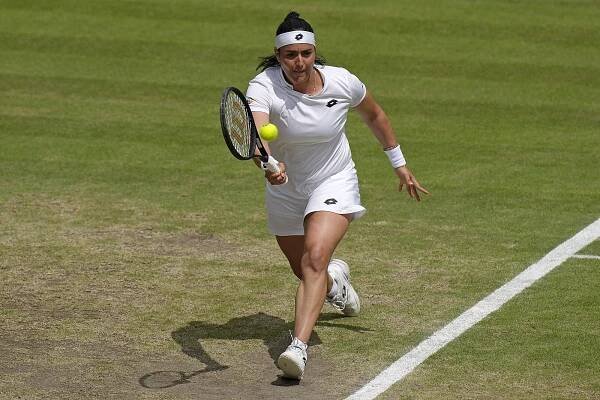Džabúrová porazila kamarádku, ve finále Wimbledonu ji čeká Rybakinová
