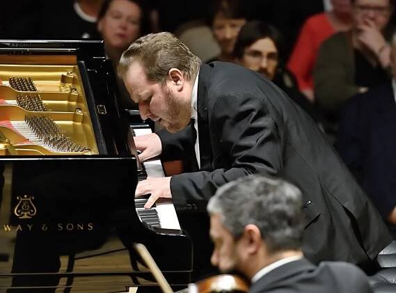 Symfonický orchestr hl. m. Prahy FOK, Antoni Wit a Lukáš Vondráček