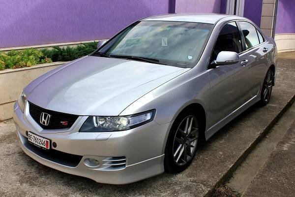 5 tipov na nevšedné a zaujímavé sedany do 5000 eur - TopSpeed.sk