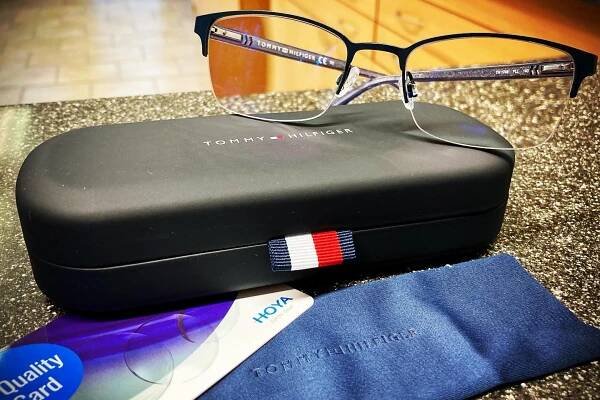 TOMMY HILFIGER