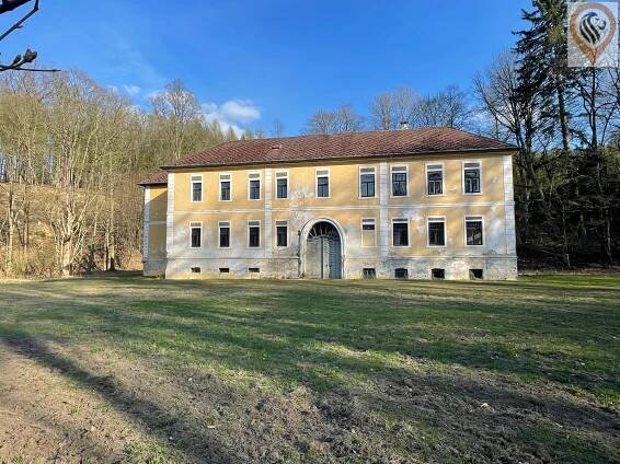 Prodej komerčního objektu v Postupicích, 2 640 m² - REALCITY.cz 