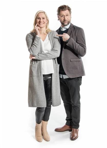 Kellot soi - Promo - Laura Malmivaara, Lari Halme