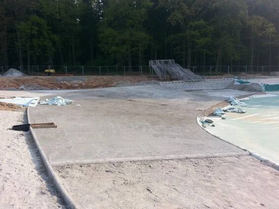Betonové podkladní plochy - veřejnén koupaliště - Borek