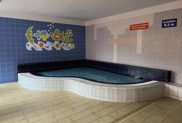 Městské lázně - plavecký a rekreační bazén v Boskovicích