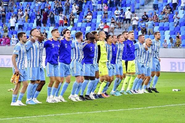 Pekný futbalový podvečer na Tehelnom poli s prvým ligovým triumfom