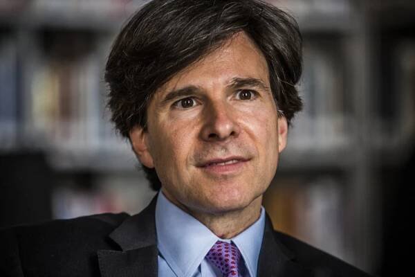 Exvelvyslanec Schapiro vyřešil bydlení, v Chicagu koupil byt za 100 milionů