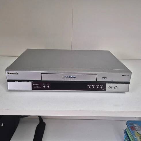 VHS VIDEO REKORDÉR PANASONIC NV-HV50EP-S