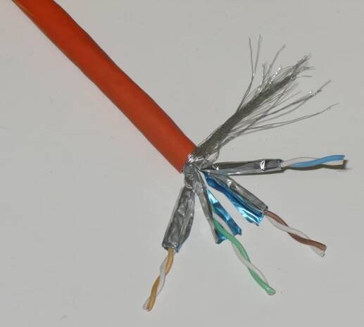 PLANET FTP Cat5e (fyzicky 6a) 4pár 1m (metráž) KAB-FUTP5e/6A-D-LSO-OR-M | ASM 100MEGA Distribution spol. s r.o. - DODAVATEL