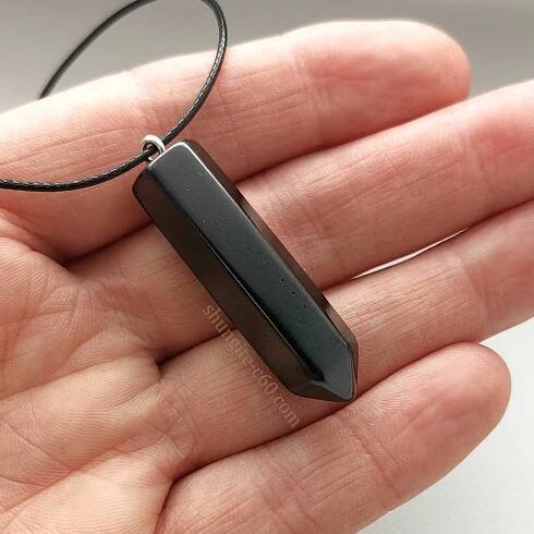 shungite-crystal-pendant-made-of-karelian-rare-stone-1700px-2