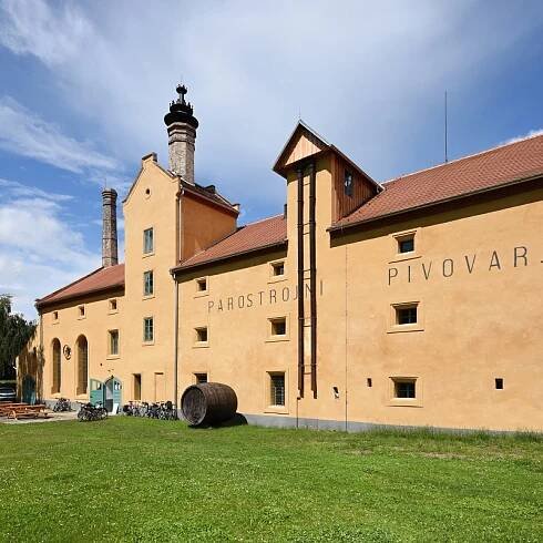 5. 9. 2015 - vernisáž výstavy Tovární komíny s vodojemy