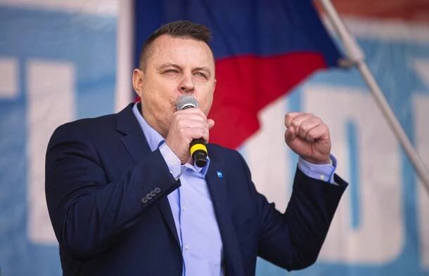 O třech vrstvách opozičního myšlení