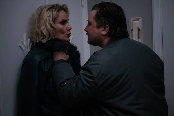 Queen of Fucking Everything - Hajota ja hallitse - Z filmu - Laura Malmivaara, Joonas Heikkinen