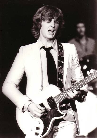 Mike Oldfield - Instruments - Tubular.net