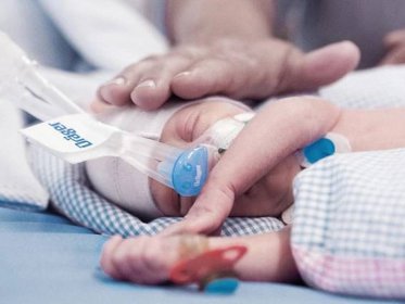 Příslušenství pro neonatální péči - Příslušenství pro plicní ventilaci novorozenců pomáhá při péči o předčasně narozené děti na NJIP