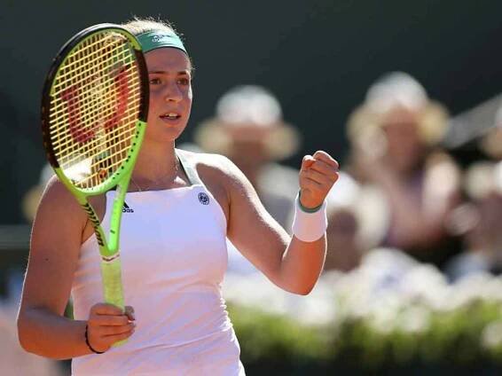 Jelena Ostapenková senzačně vyhrála Roland Garros.