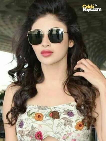 mouni roy Twitter