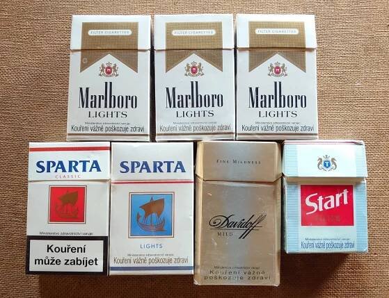Starší krabičky + 92 kusů cigaret - Marlboro Davidoff Sparta Start - Sběratelství