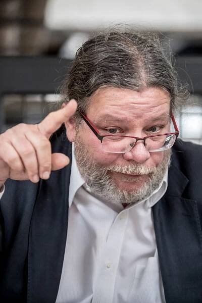 Norma Euro 7 ohrožuje cenu aut i výrobu v Evropě, varuje Alexandr Vondra