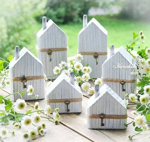 Pin by maria andrade on pintura em madeira | Wooden house decoration, Christmas wall stickers, Home wooden signs