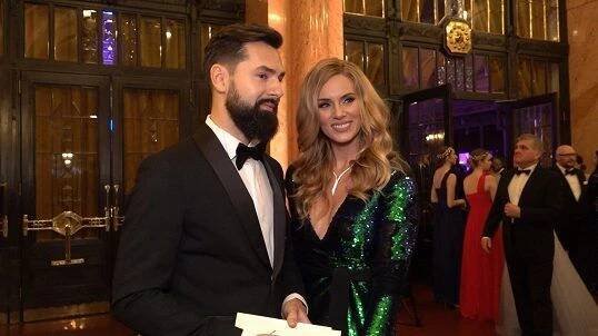 Prsa se jí během večera zdvojnásobila: Kojící máma Nikol Moravcová riskovala a do obřího dekoltu si nevzala podprsenku