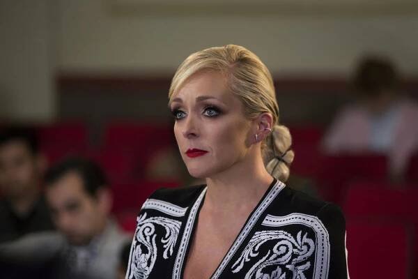 Nezdolná Kimmy Schmidt - Kimmy and the Beest! - Z filmu