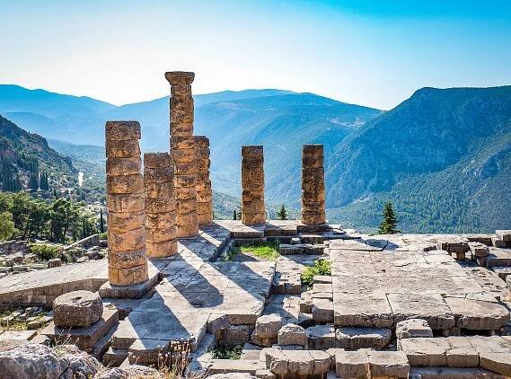 Soubor:Delphi Temple of Apollo.jpg – Wikipedie