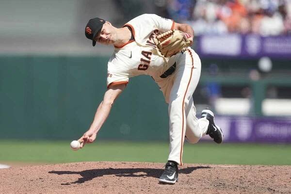 Mets land Tyler Rogers to bolster bullpen, pay hefty price