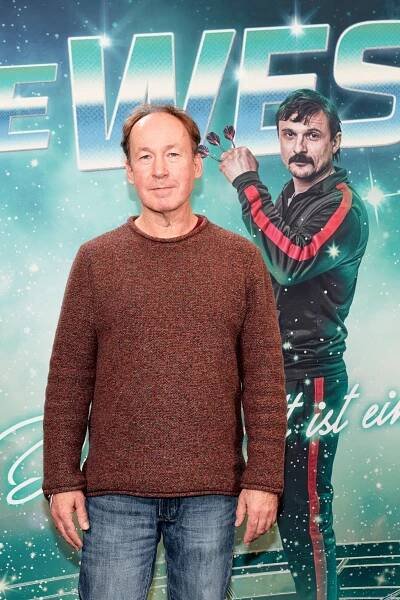 Photocall zum Start der sechsteiligen Sky-Serie "Die Wespe" im Dorint Hotel am Kurfürstendamm in Berlin 24.11.2021 - Ulrich Noethen - Die Wespe - Z akcí