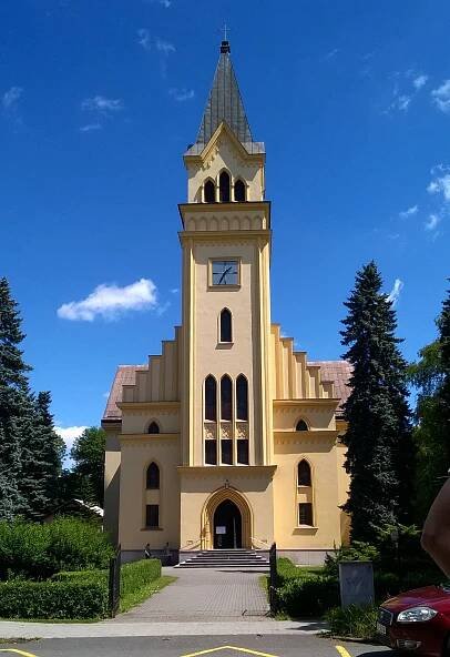 Fotogalerie • Evangelický kostel apoštolů Petra a Pavla Na Nivách (Kostel) • Mapy.com