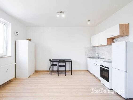 Pronájem bytu, 1+kk, 29 m²
