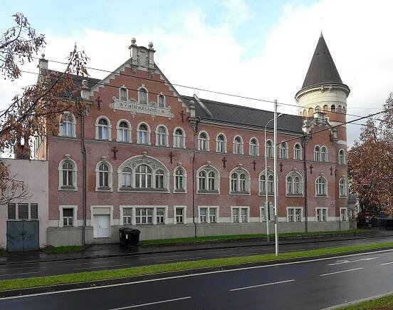File:Ústí nad Labem - městské lázně, obr01.jpg
